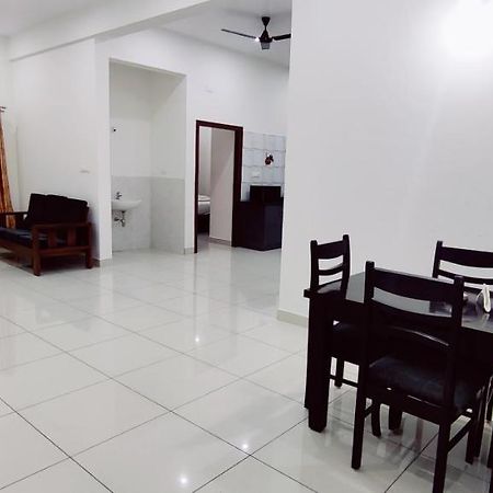 Suvarna Elite - Premium Apartment Hotel Májszúr Kültér fotó