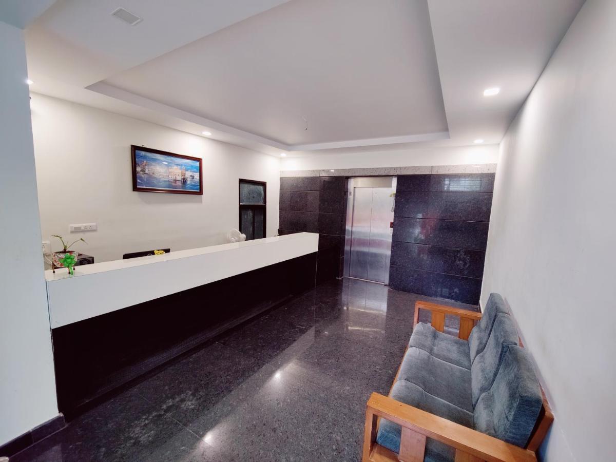 Suvarna Elite - Premium Apartment Hotel Májszúr Kültér fotó