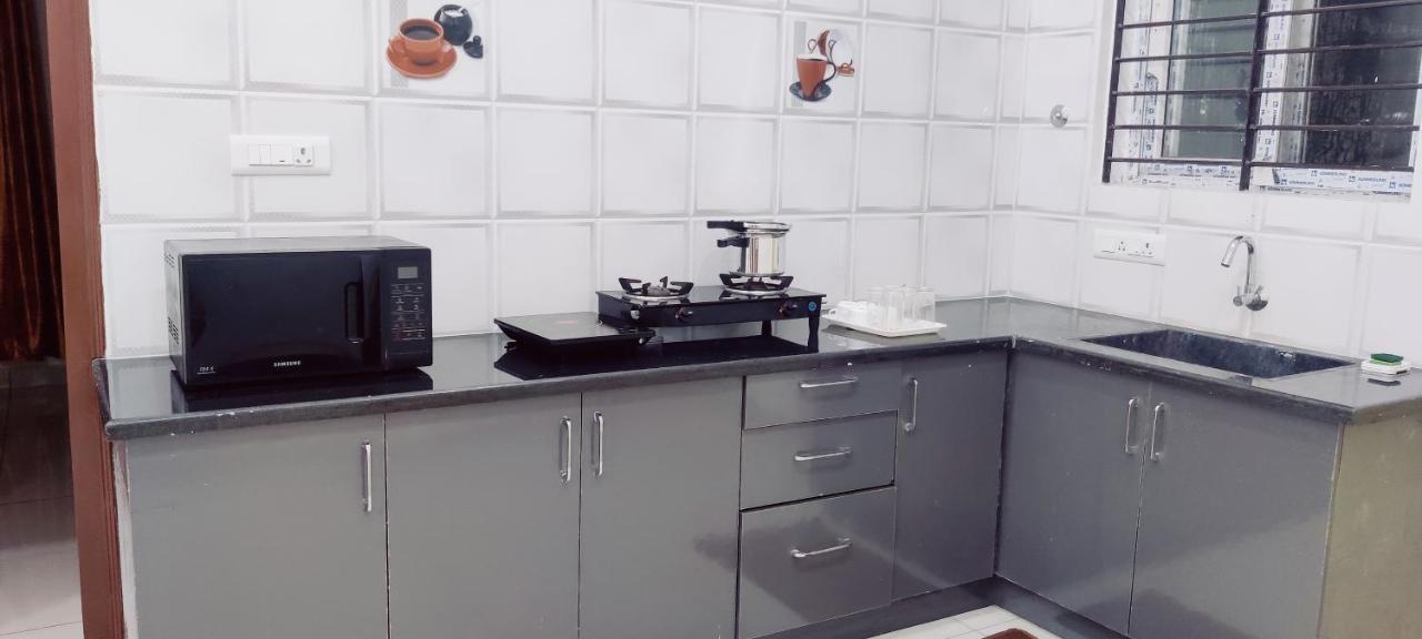 Suvarna Elite - Premium Apartment Hotel Májszúr Kültér fotó