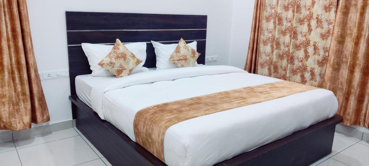 Suvarna Elite - Premium Apartment Hotel Májszúr Kültér fotó