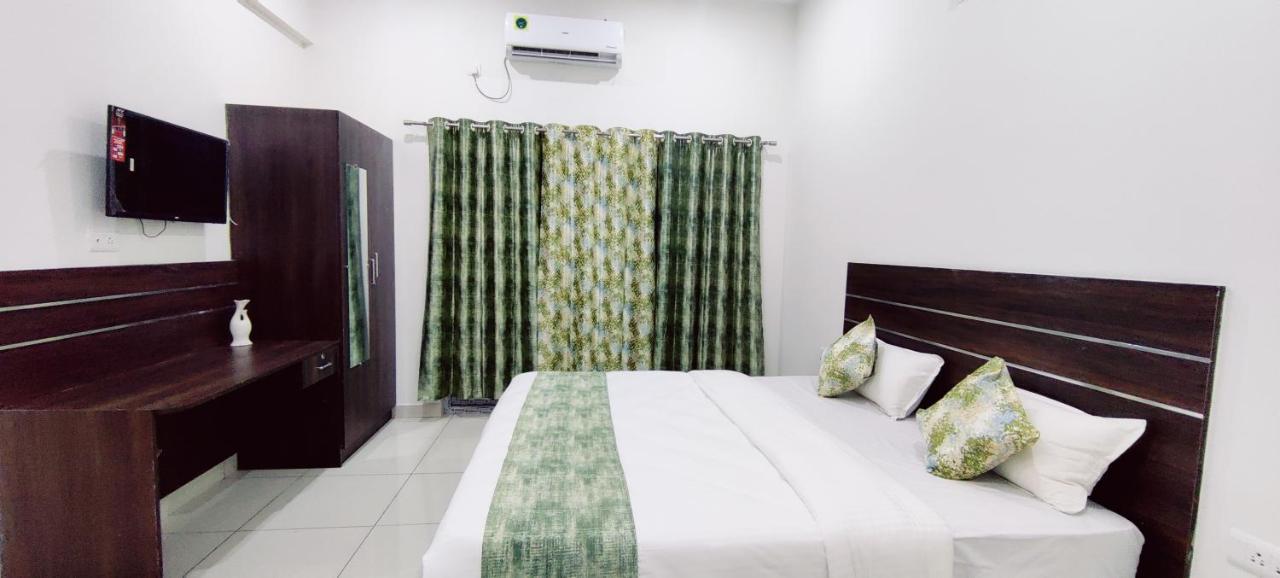 Suvarna Elite - Premium Apartment Hotel Májszúr Kültér fotó